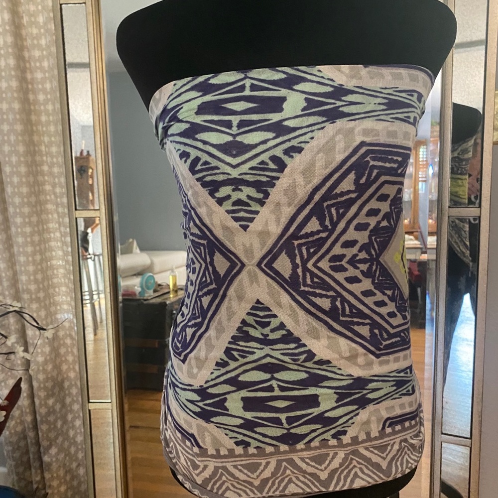 Large multinational scarf - Picture 8 of 10